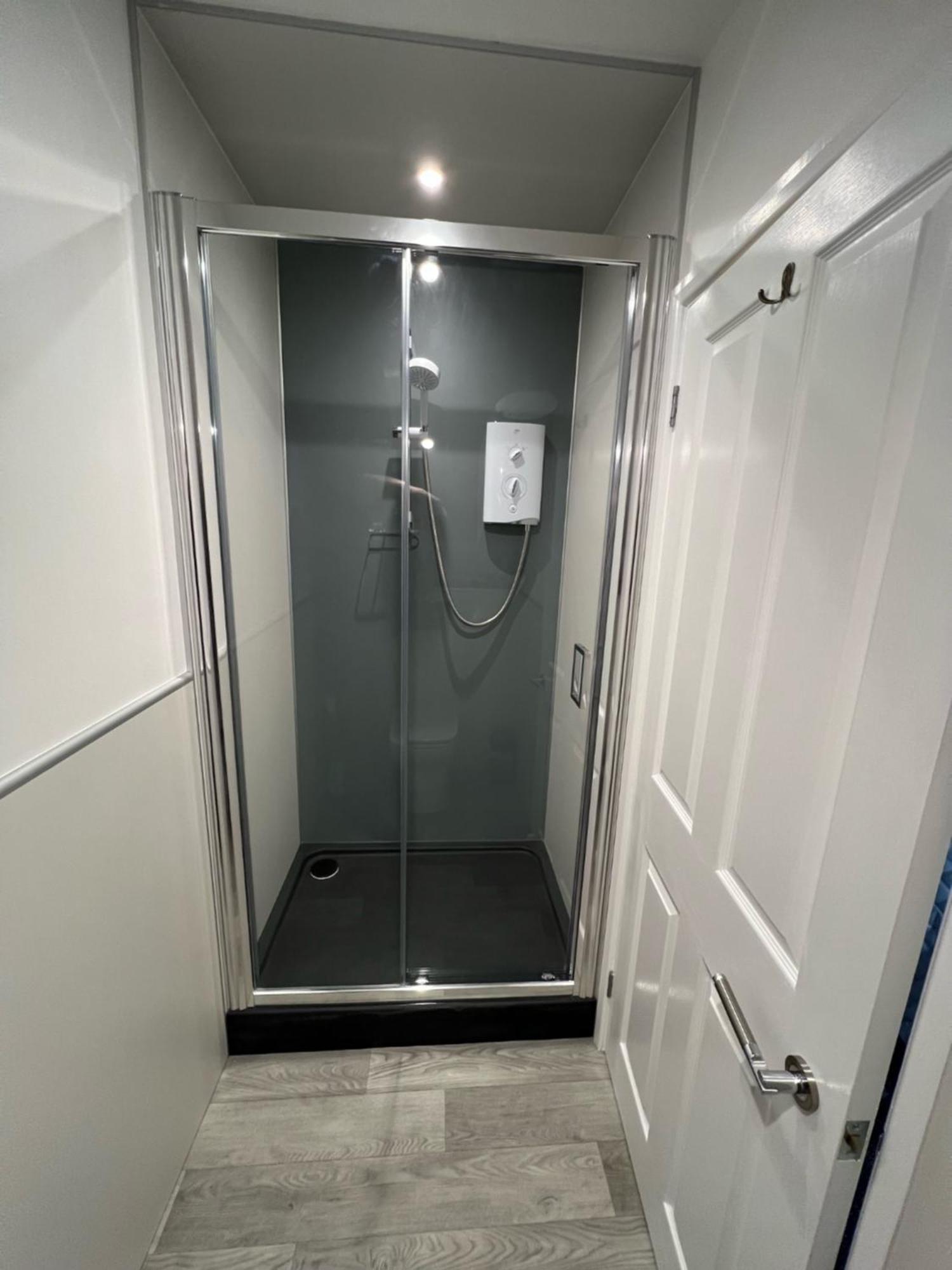 Dolly Waggon Guest House Кесвик Екстериор снимка
